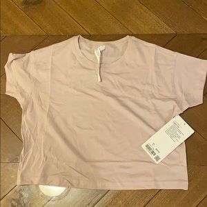 Lululemon Cates Tee size 2 in pink